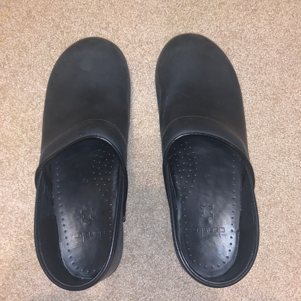 Black Danskos